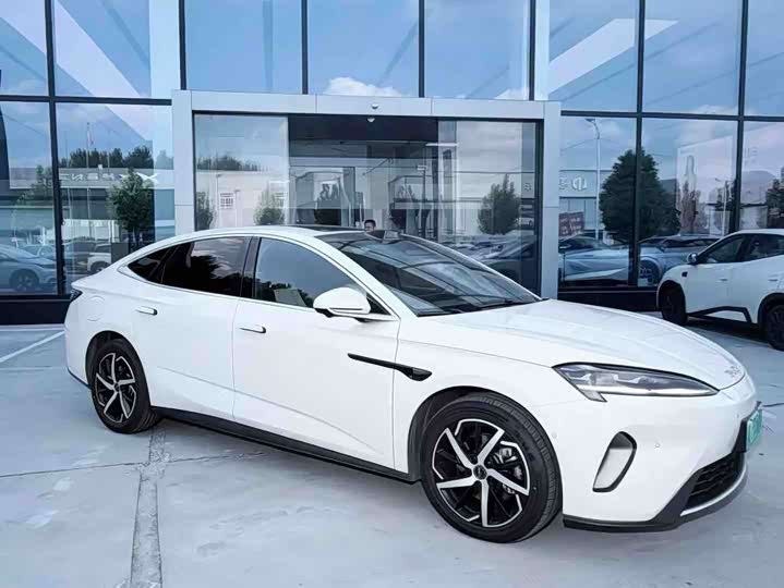 BYD Seal 07 DM-i Hybrid, 2025 — фото 3 из 7