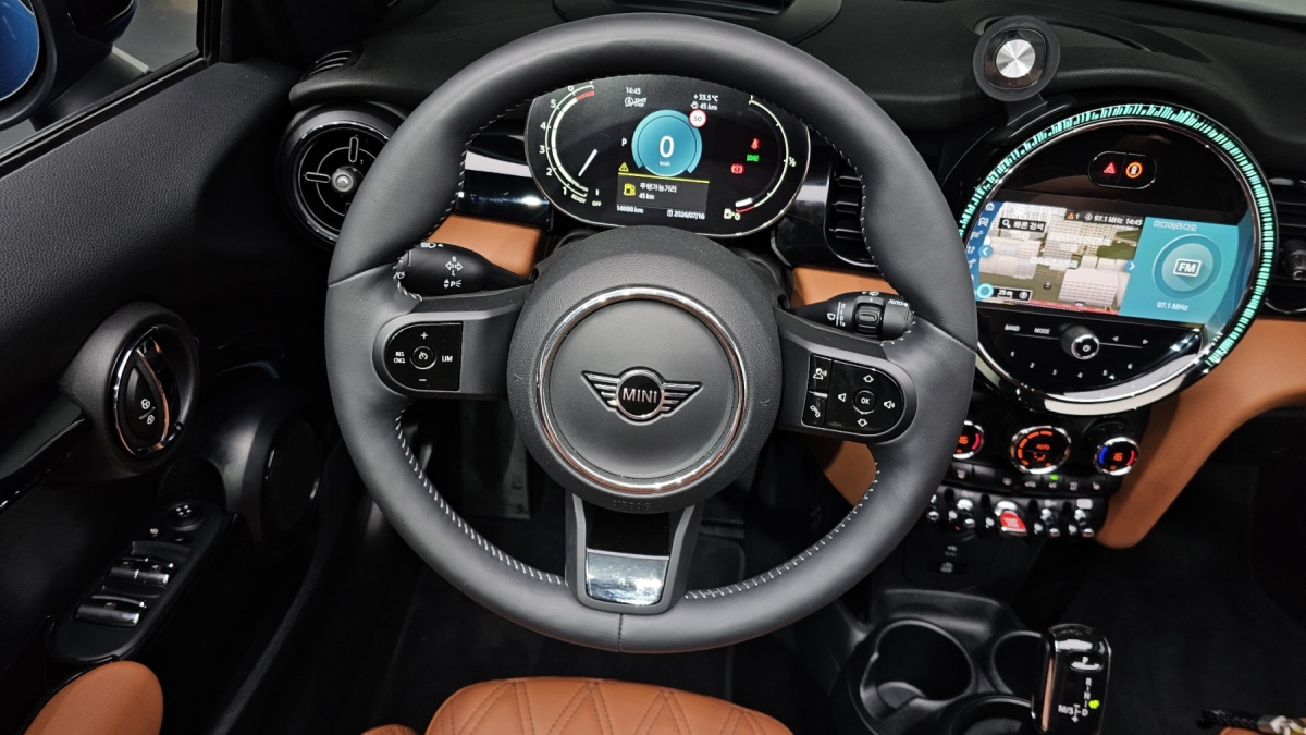 Mini Cooper Convertible, 2024 — фото 12 из 12