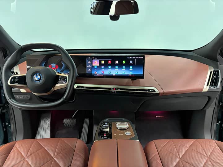 BMW iX, 2024 — фото 8 из 9