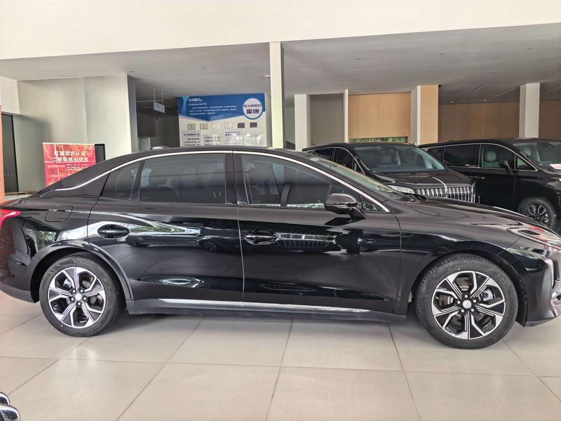 Hongqi E-QM5, 2023 — фото 8 из 12