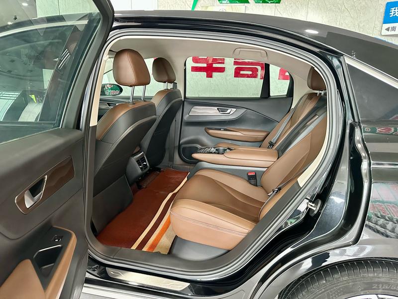 Hongqi E-QM5, 2022 — фото 12 из 12