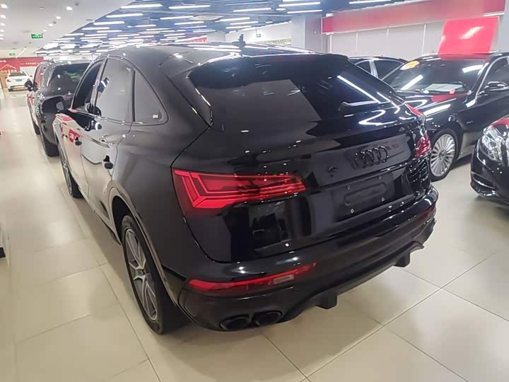 Audi Q5L Sportback, 2023 — фото 5 из 9