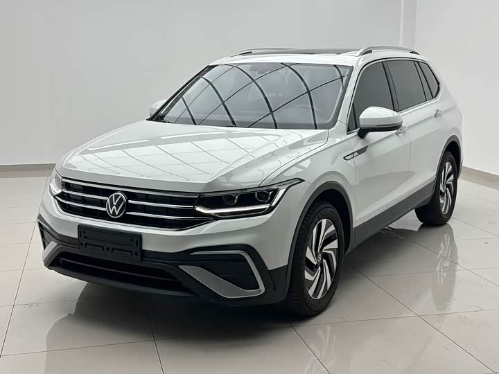 Volkswagen Tiguan L Pro, 2022 — купить в Чебоксарах под ключ