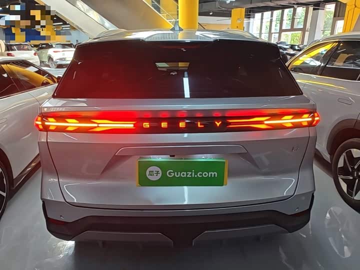 Geely Galaxy L7, 2024 — фото 6 из 9
