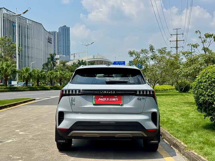 Lynk & Co 06 EM-P Hybrid, 2023 — фото 8 из 9