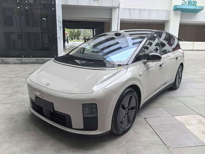 LiXiang i8, 2025 — купить в Белгороде под ключ