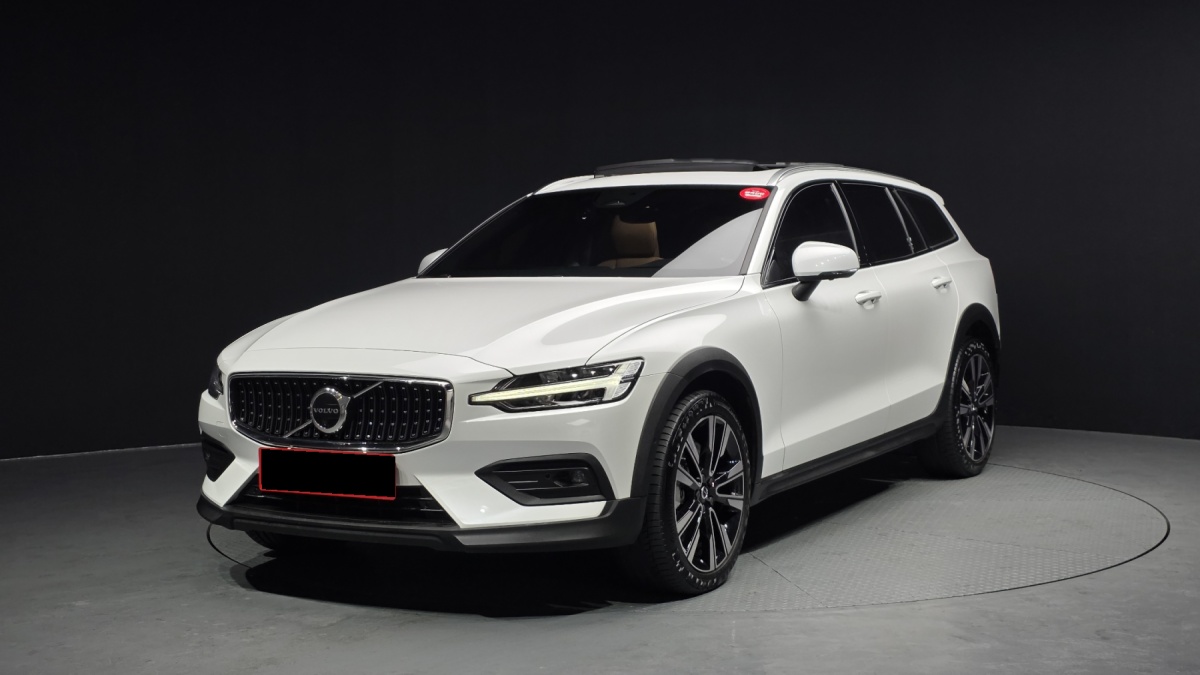 Volvo V60, 2022 — купить в Кирове под ключ