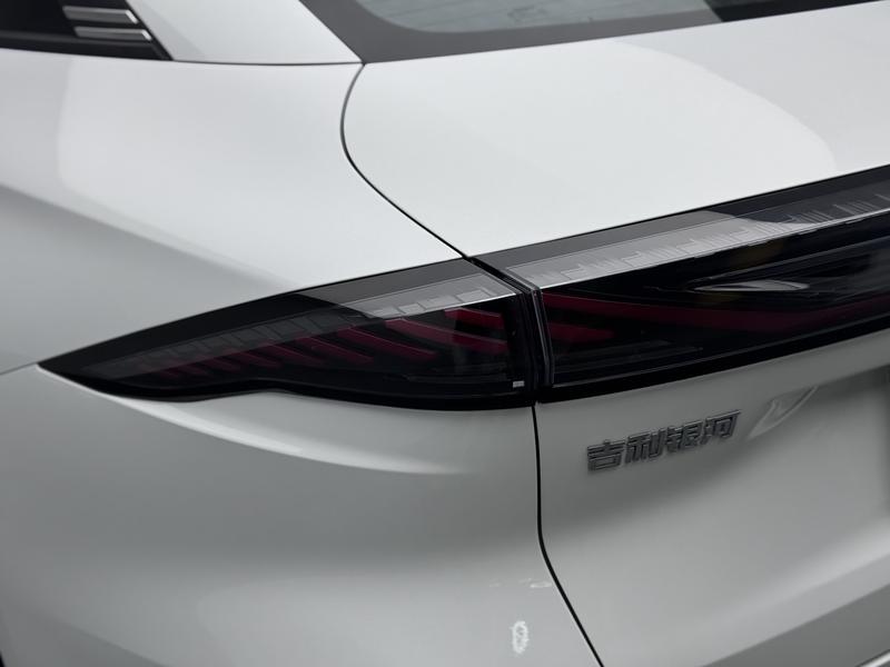 Geely Galaxy L6, 2023 — фото 10 из 12