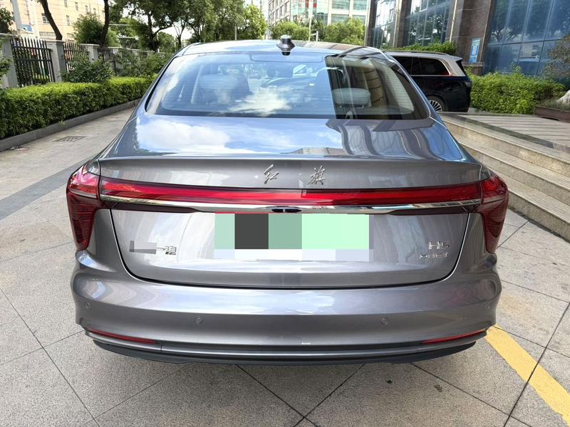 Hongqi H5 Hybrid, 2025 — фото 4 из 8