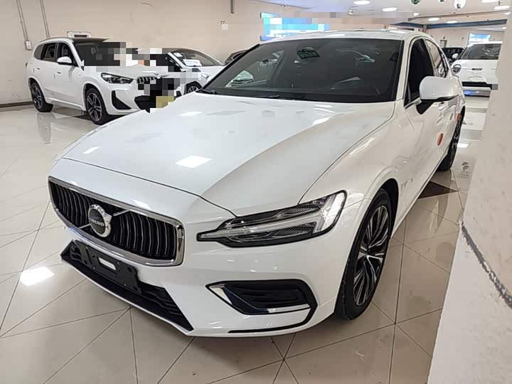 Volvo S60, 2023 — купить в Саратове под ключ