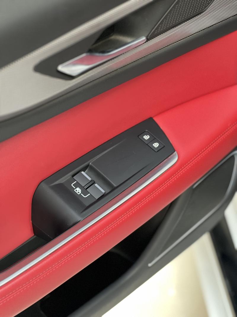 Jaguar XE L, 2022 — фото 12 из 12