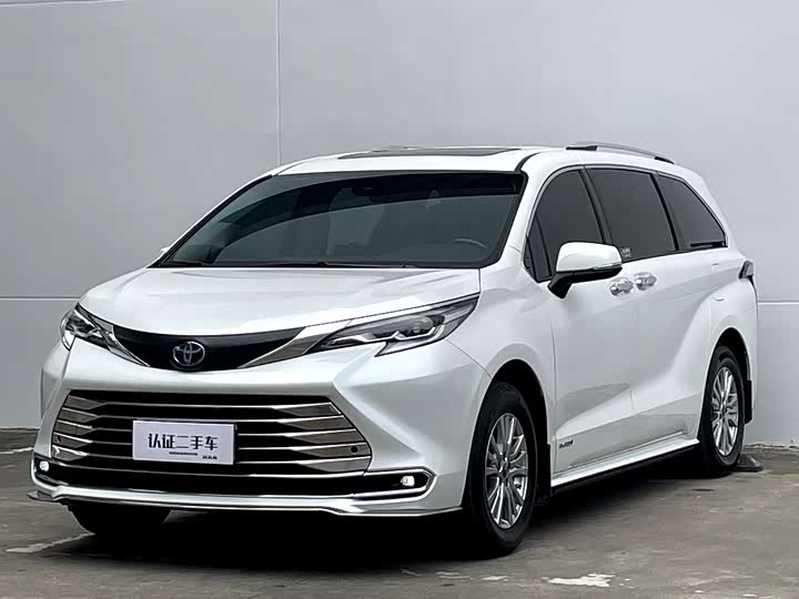 Toyota Sienna, 2022 — фото 2 из 9