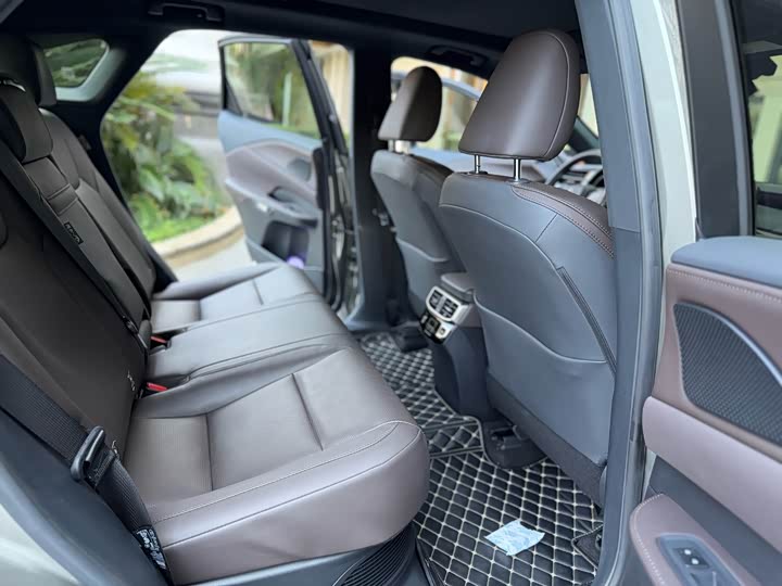 Lexus RX Hybrid, 2023 — фото 6 из 9