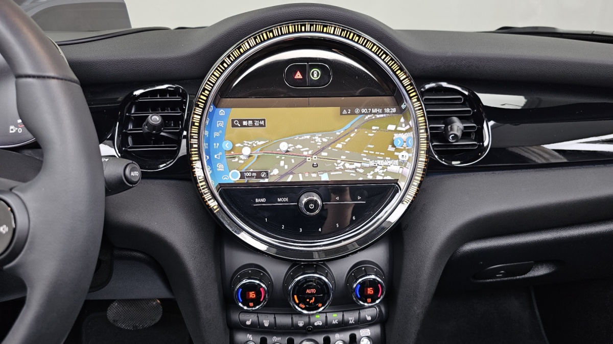 Mini Cooper Convertible, 2024 — фото 12 из 12