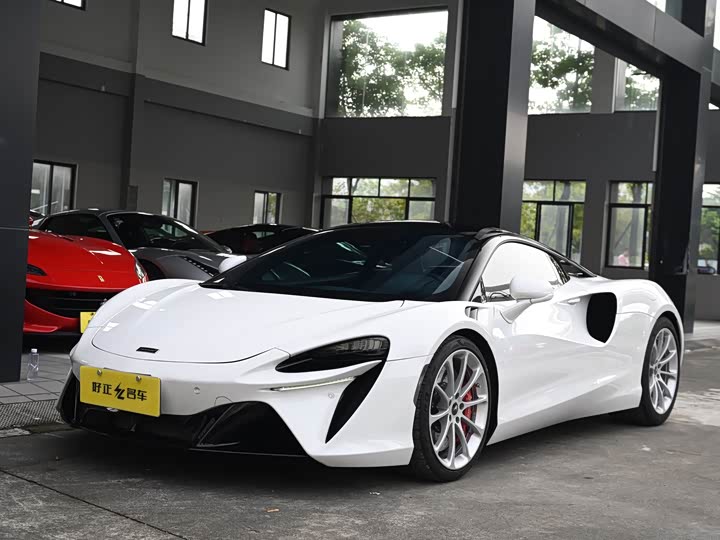McLaren Artura, 2024 — фото 6 из 9
