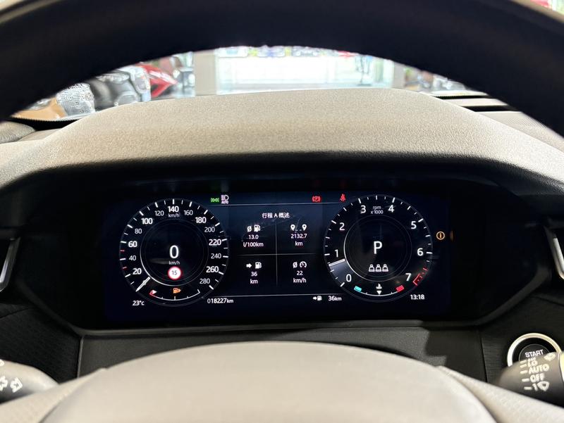 Land Rover Range Rover Velar, 2022 — фото 10 из 12