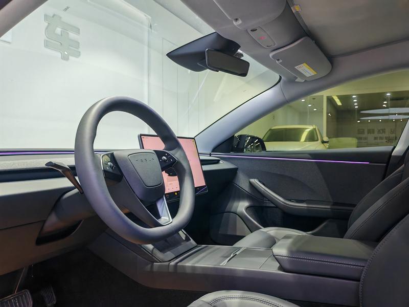 Tesla Model 3, 2025 — фото 9 из 11