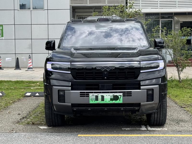BYD FangChengBao Leopard 8, 2025 — фото 2 из 12