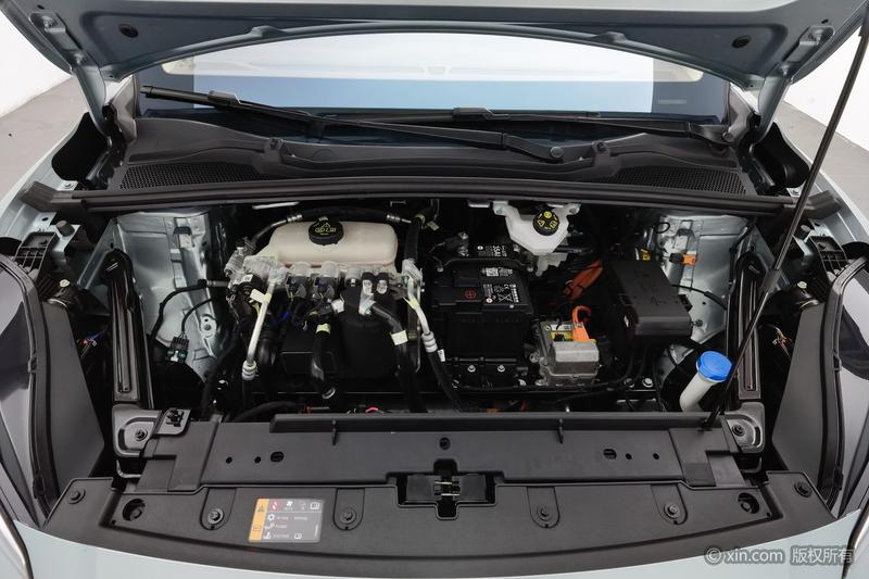 MG Motor 4 EV, 2025 — фото 6 из 12
