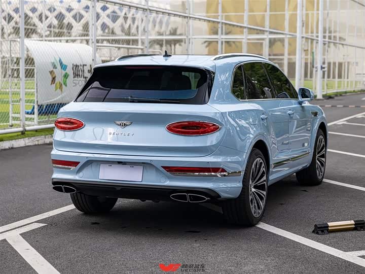 Bentley Bentayga, 2023 — фото 4 из 9