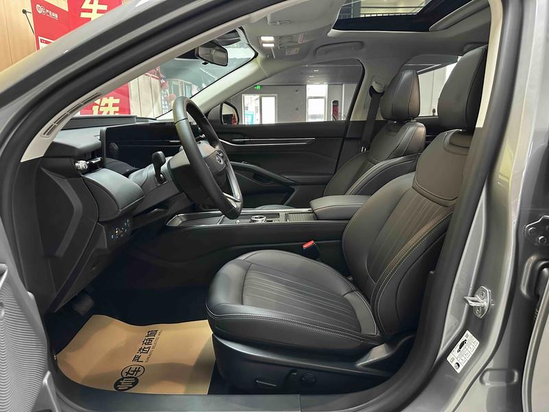 Ford Mondeo, 2025 — фото 8 из 11