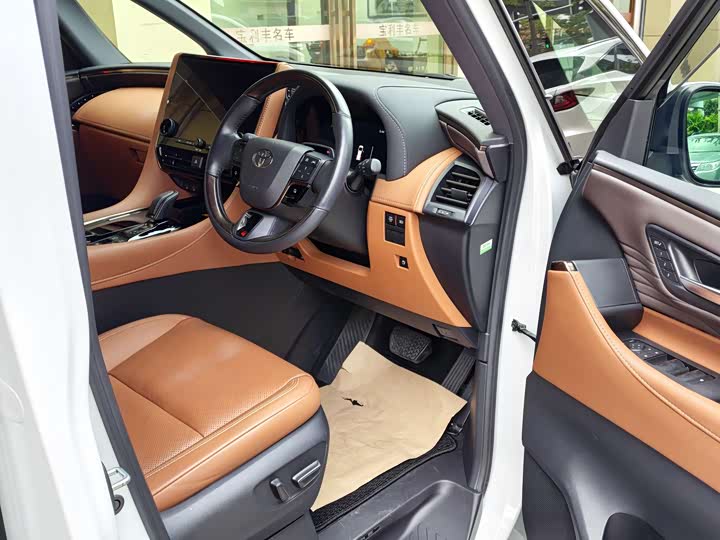 Toyota Vellfire, 2025 — фото 10 из 12