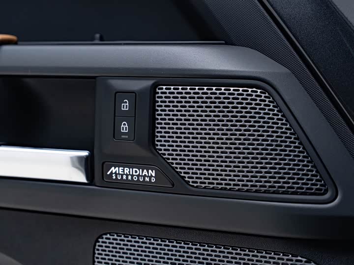 Land Rover Defender, 2023 — фото 9 из 9