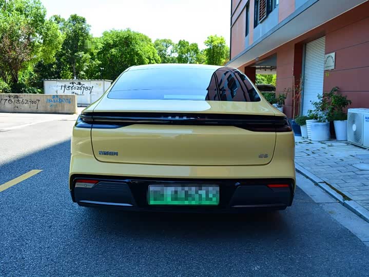 Geely Galaxy E8, 2024 — фото 5 из 9
