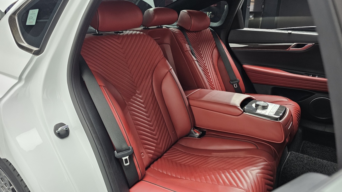 Genesis G80, 2023 — фото 12 из 12