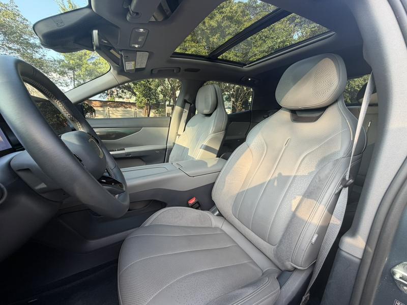 Lynk & Co 07 EM-P Hybrid, 2024 — фото 12 из 12