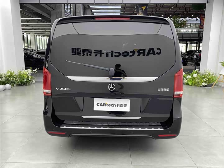 Mercedes-Benz V-Class, 2023 — фото 4 из 9
