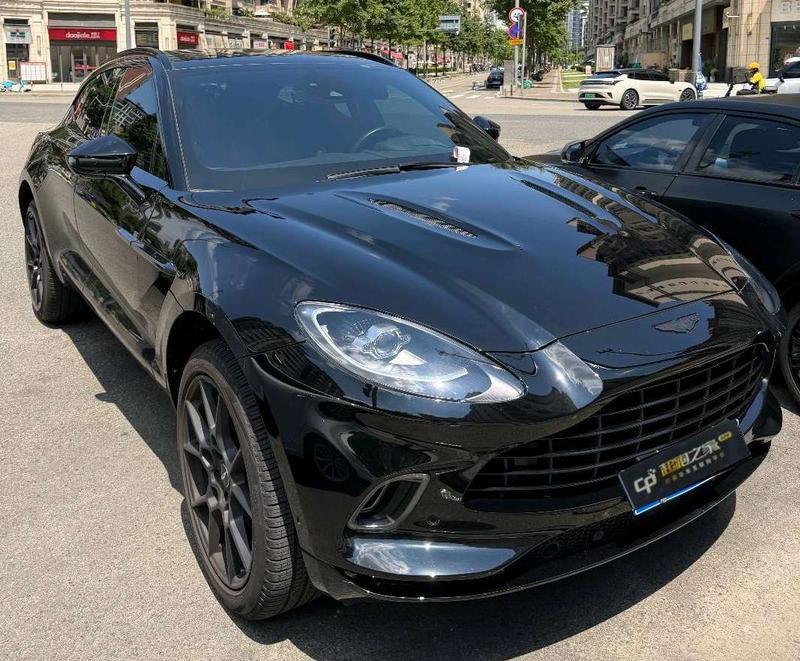 Aston Martin DBX, 2021 — фото 2 из 7