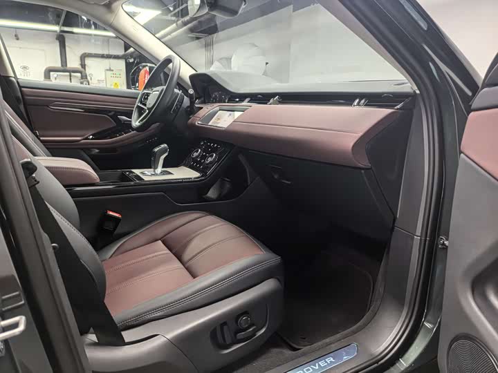 Land Rover Range Rover Evoque L Hybrid, 2023 — фото 5 из 9
