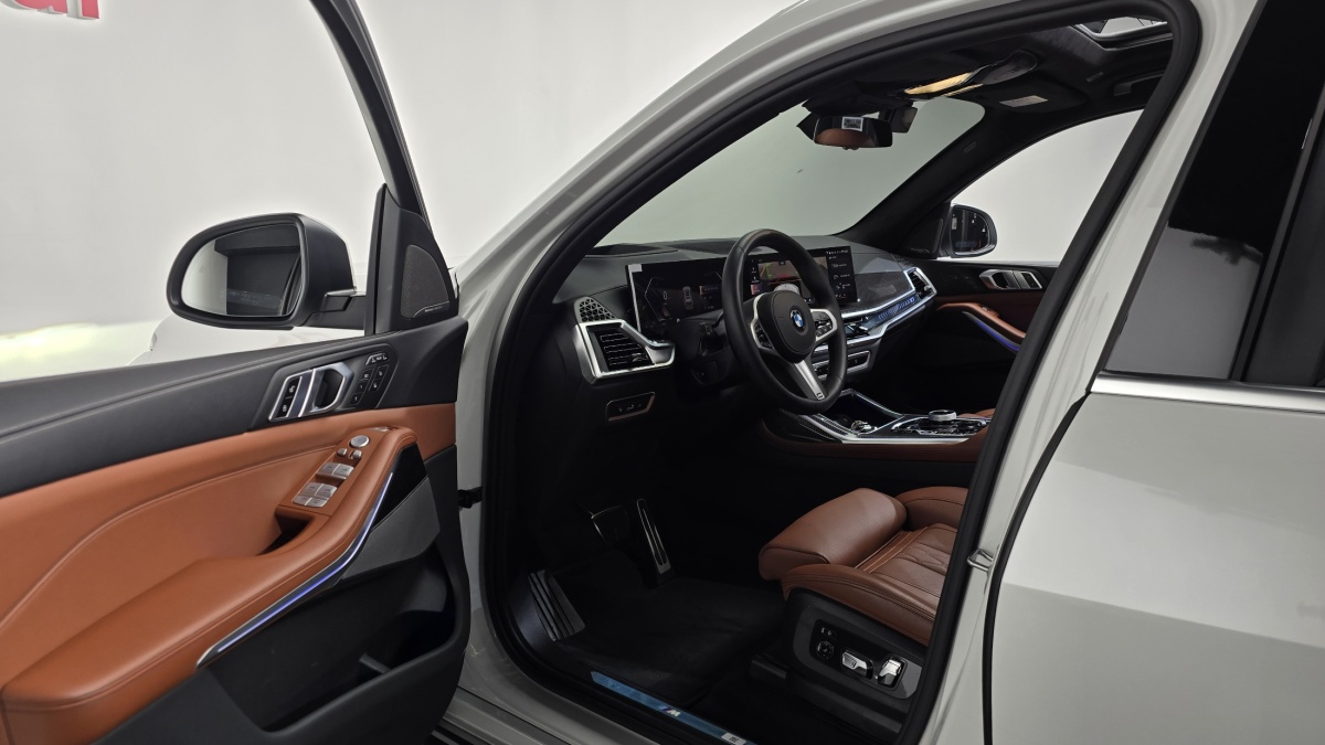 BMW X7, 2025 — фото 9 из 12
