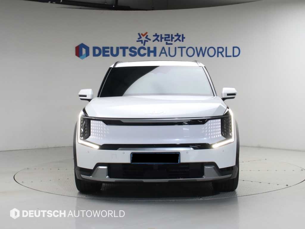Kia EV9, 2023 — фото 3 из 12
