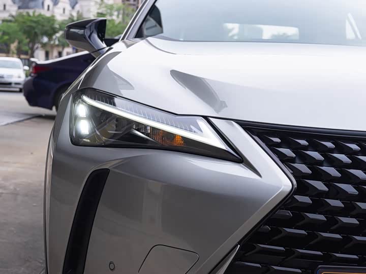 Lexus UX, 2022 — фото 6 из 9