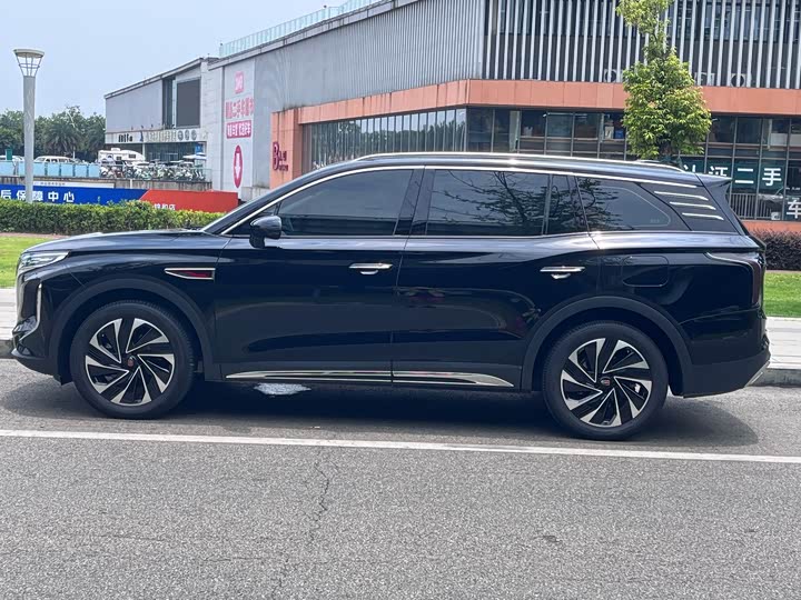 Hongqi HS7 Hybrid, 2024 — фото 7 из 9