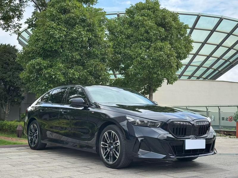 BMW 5 Series, 2025 — фото 3 из 10