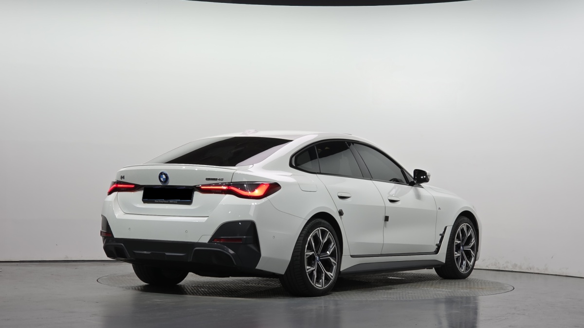 BMW i4, 2023 — фото 2 из 12