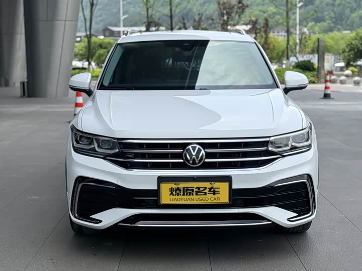 Volkswagen Tiguan L Pro, 2023 — фото 2 из 9