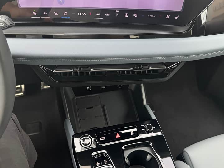 Audi Q6L e-tron, 2025 — фото 9 из 9