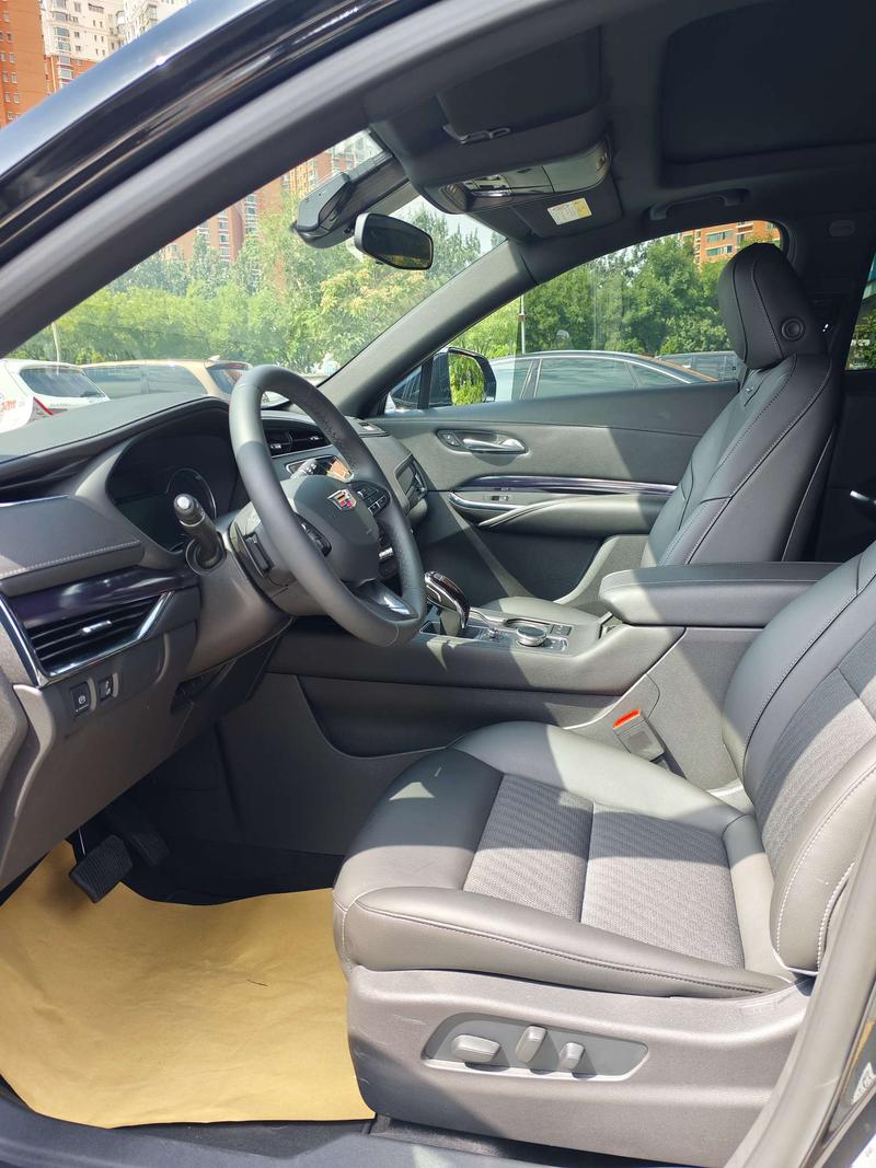 Cadillac XT4, 2023 — фото 7 из 9
