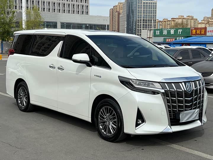 Toyota Alphard, 2023 — фото 3 из 9