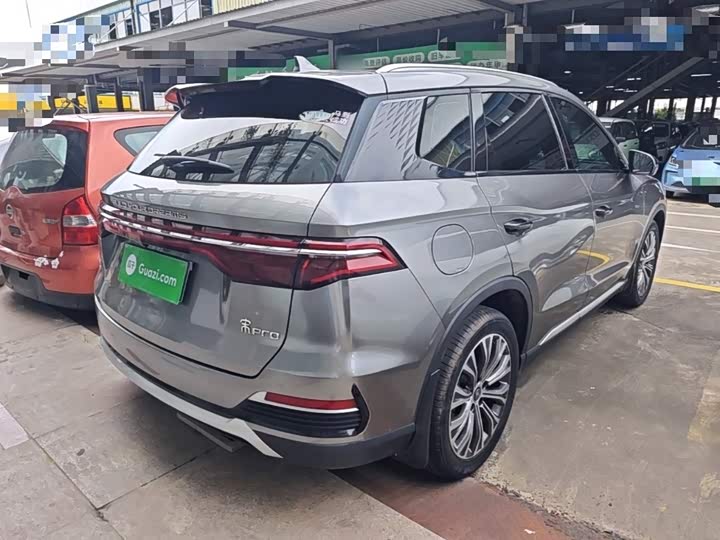 BYD Song Pro Hybrid, 2023 — фото 7 из 9