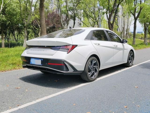 Hyundai Elantra N line, 2024 — фото 6 из 11