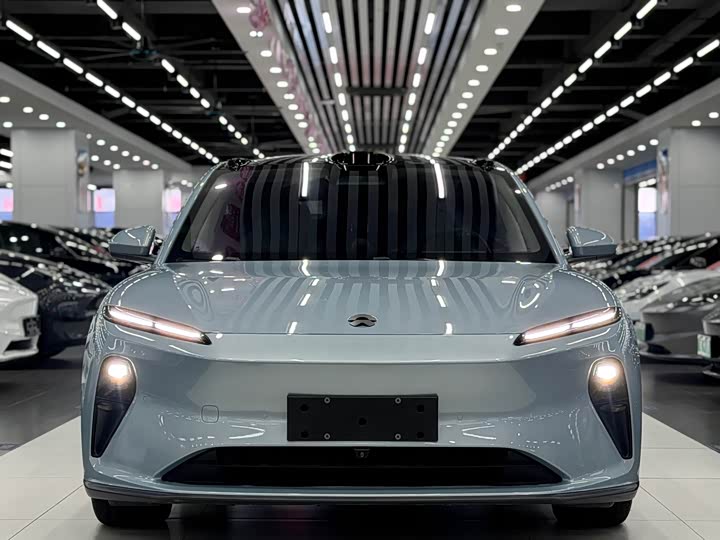 Nio ET5, 2022 — фото 2 из 9