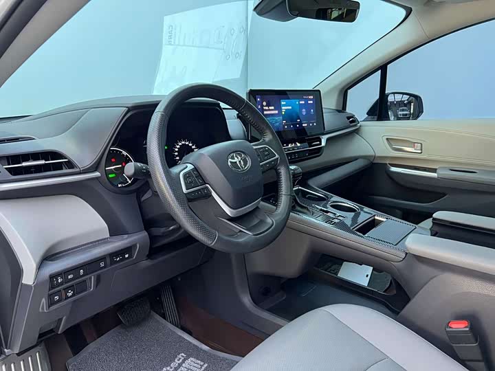 Toyota Granvia, 2023 — фото 8 из 9