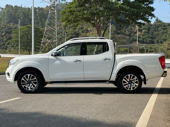 Nissan Navara, 2021 — фото 8 из 9