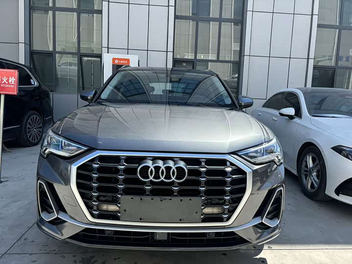 Audi Q3, 2023 — купить в Калуге под ключ