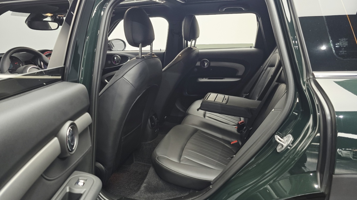 Mini Clubman, 2023 — фото 11 из 12